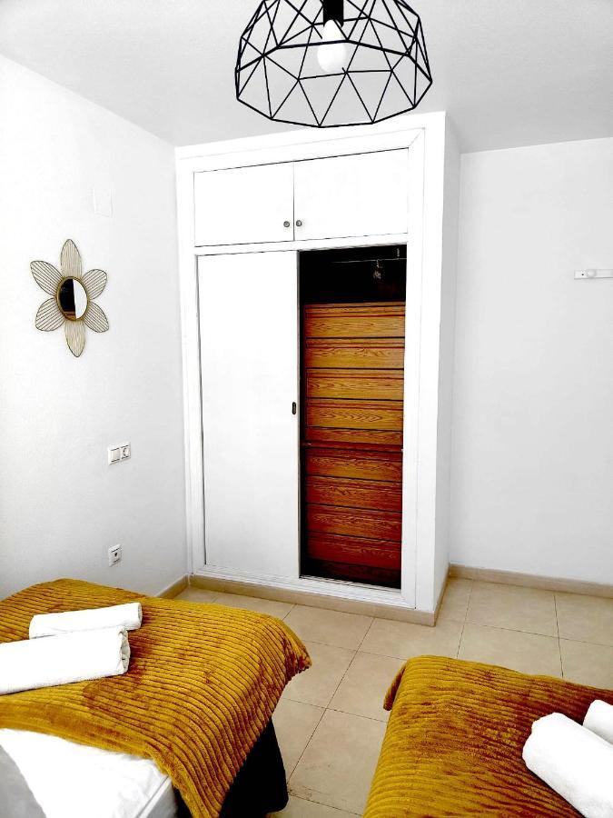 La Playa Blanca 1 Orbi, POOL, BEACH, WIFI Apartment Torrevieja Luaran gambar